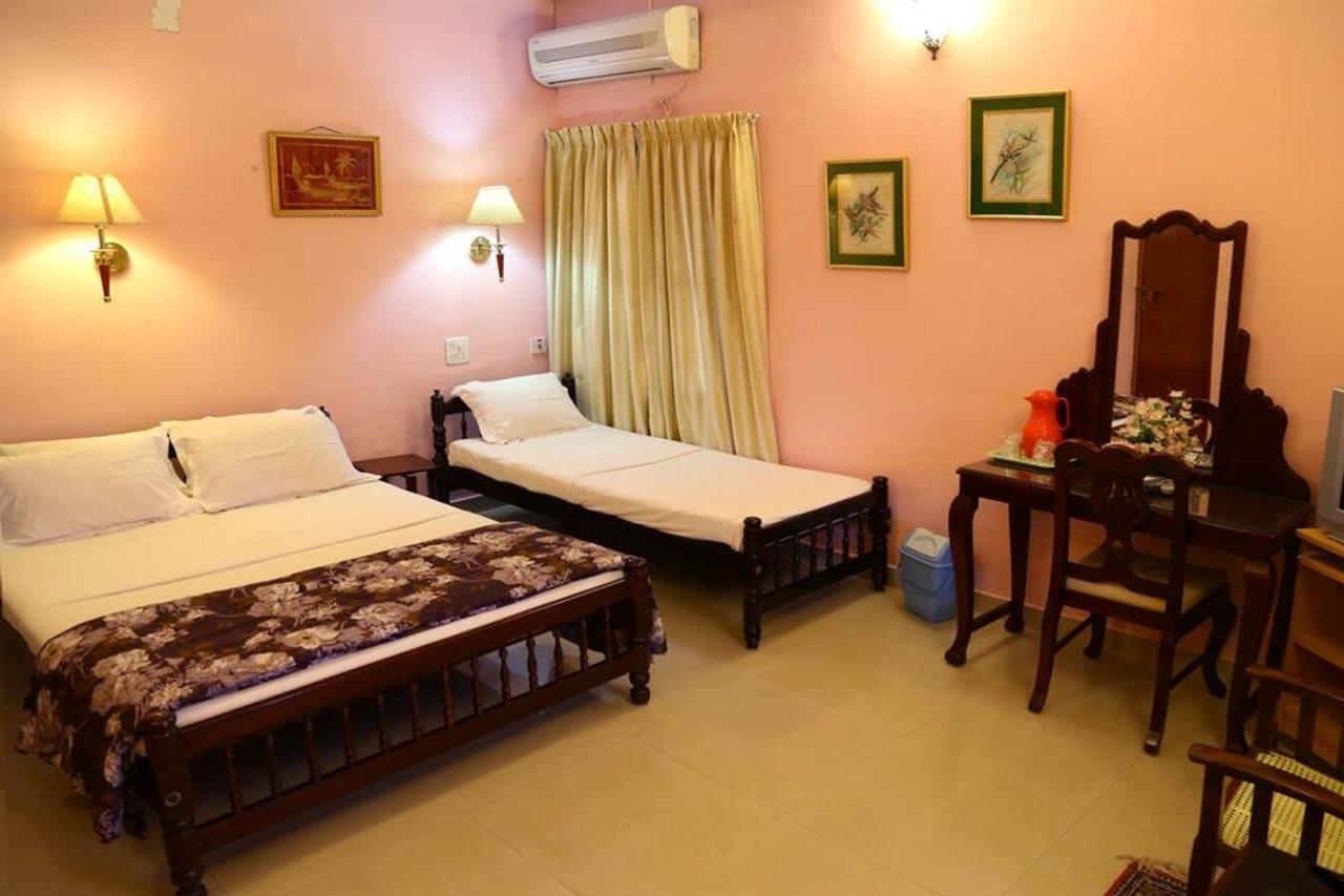Appartement Chiramel Residency à Kochi Extérieur photo